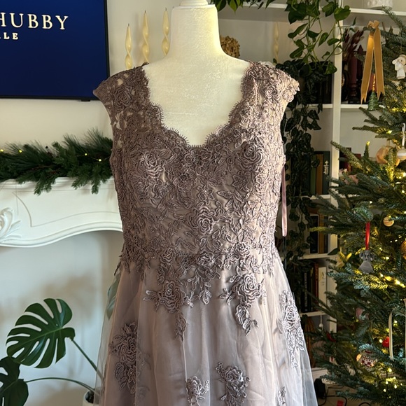 La Femme Embellished Tulle & Lace A-Line Gown - Picture 4 of 9